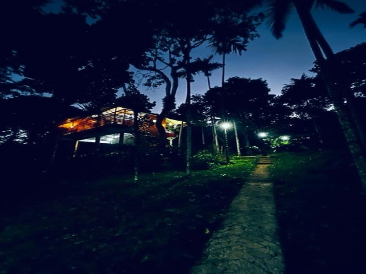 Kuruva Shoreline Wayanad Chegāt Exterior foto
